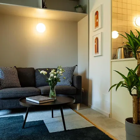 Lemon Elegant Old Town