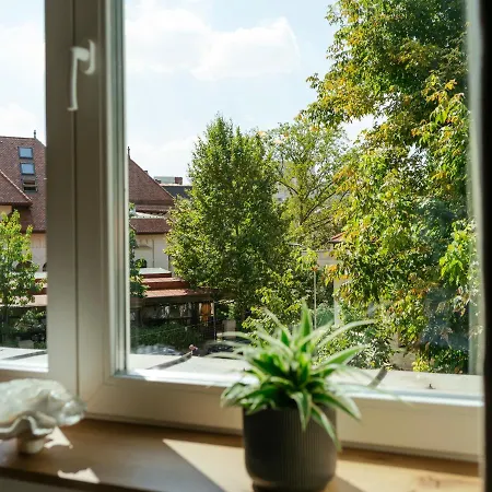 Lemon Elegant Old Town