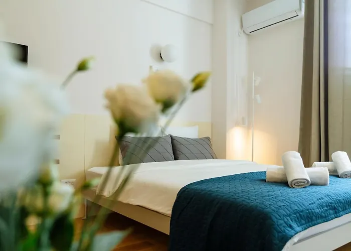 Lemon Elegant Old Town